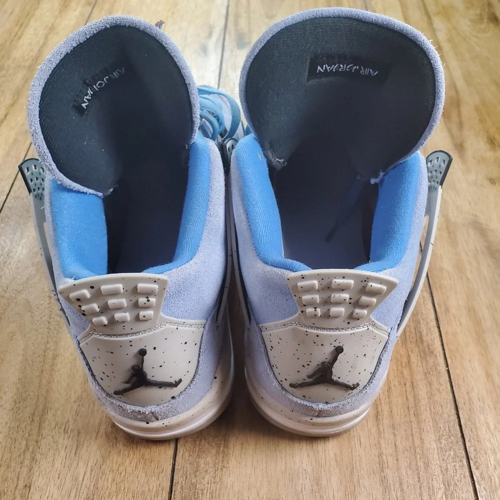 Jordan Air Jordan 4 Retro Mens Size 12 University Blue CT8527-400 Sneakers